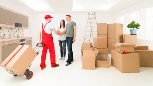 Temporary storage space for household boxes and furniture in Roehampton