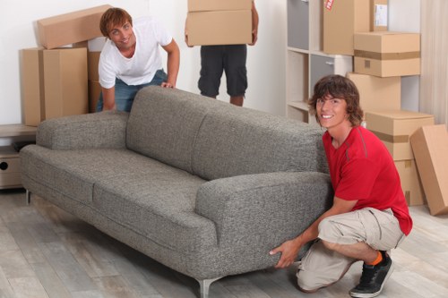 Careful loading support for a Roehampton house or flat move